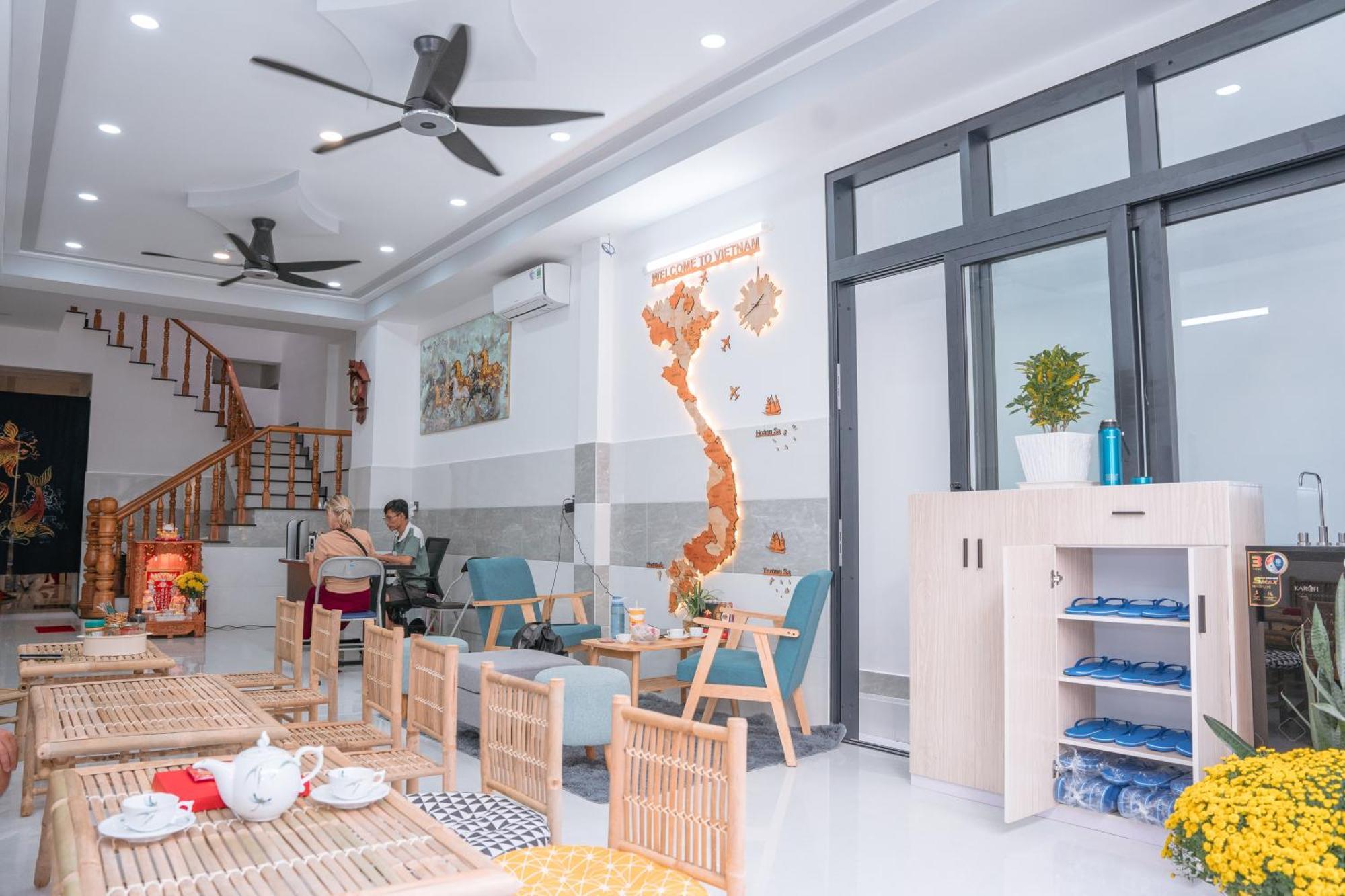 Aloha Saigon Premium Hostel By Local Travel Experts - Newly Opened, Less-Touristy Location, Spacious Rooms, Glass Shower Bathroom, Free Breakfast & Walking Tour Хошимин Екстериор снимка