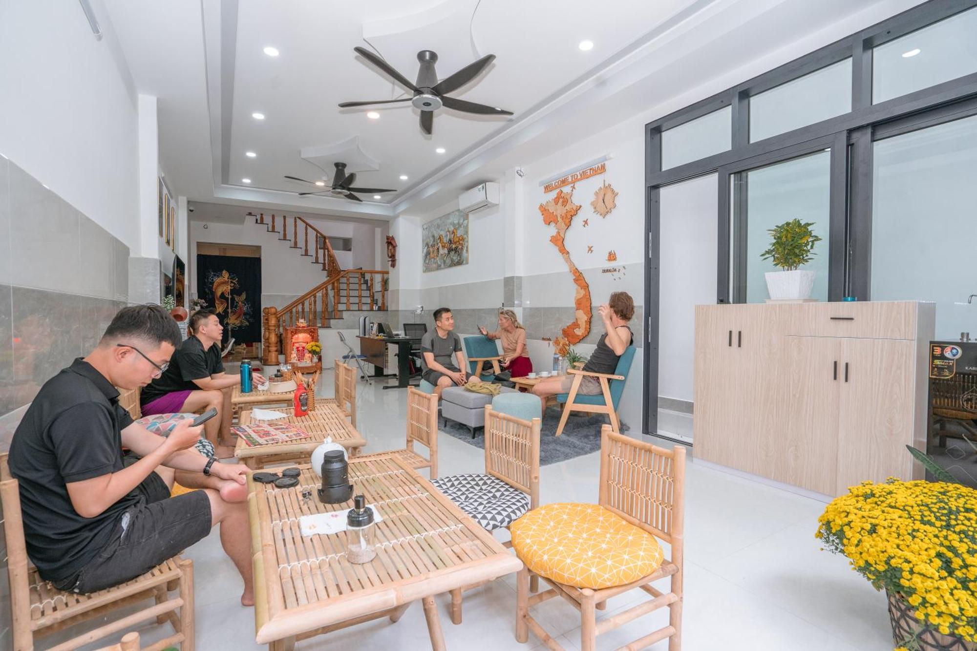 Aloha Saigon Premium Hostel By Local Travel Experts - Newly Opened, Less-Touristy Location, Spacious Rooms, Glass Shower Bathroom, Free Breakfast & Walking Tour Хошимин Екстериор снимка