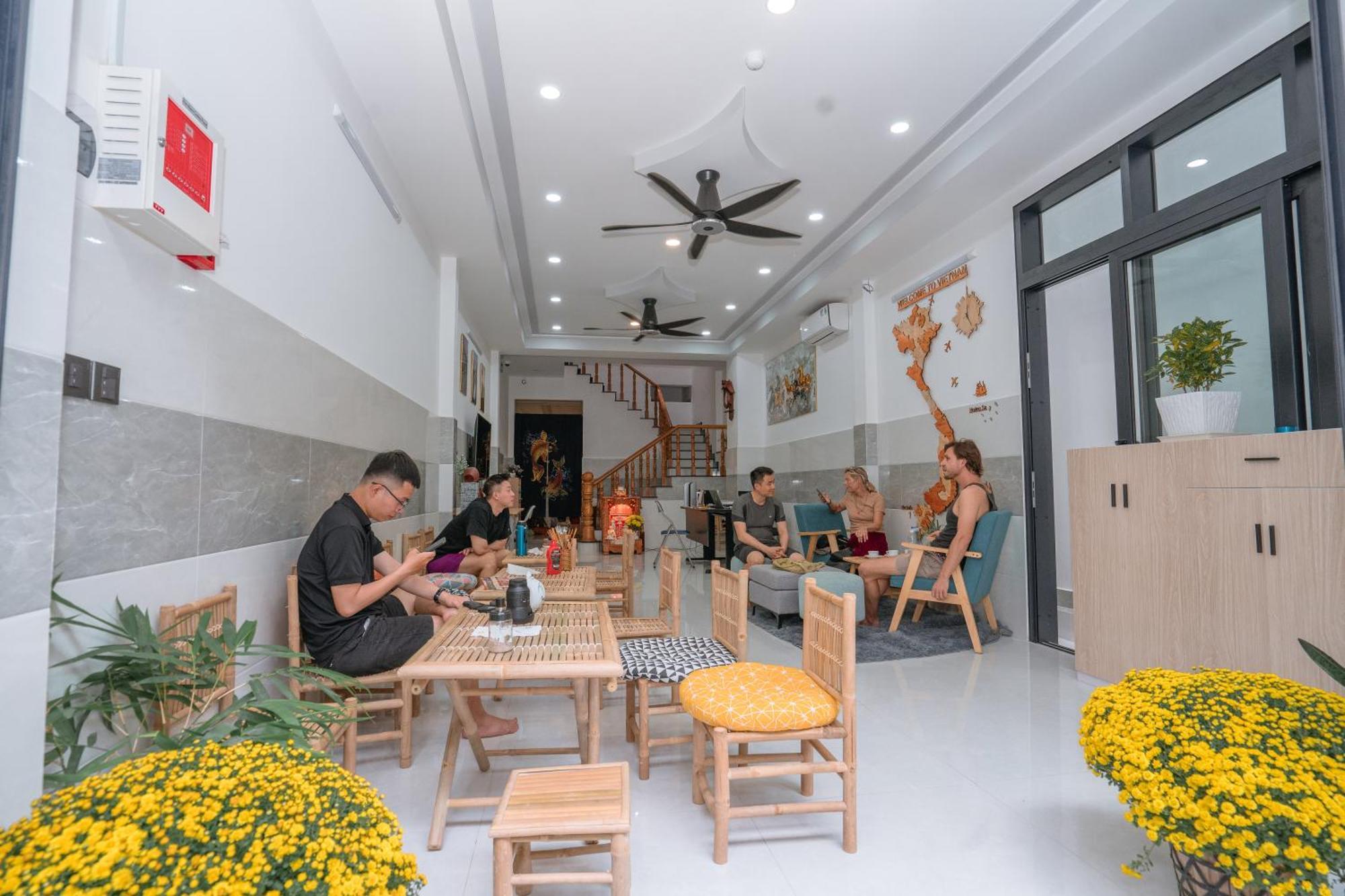 Aloha Saigon Premium Hostel By Local Travel Experts - Newly Opened, Less-Touristy Location, Spacious Rooms, Glass Shower Bathroom, Free Breakfast & Walking Tour Хошимин Екстериор снимка