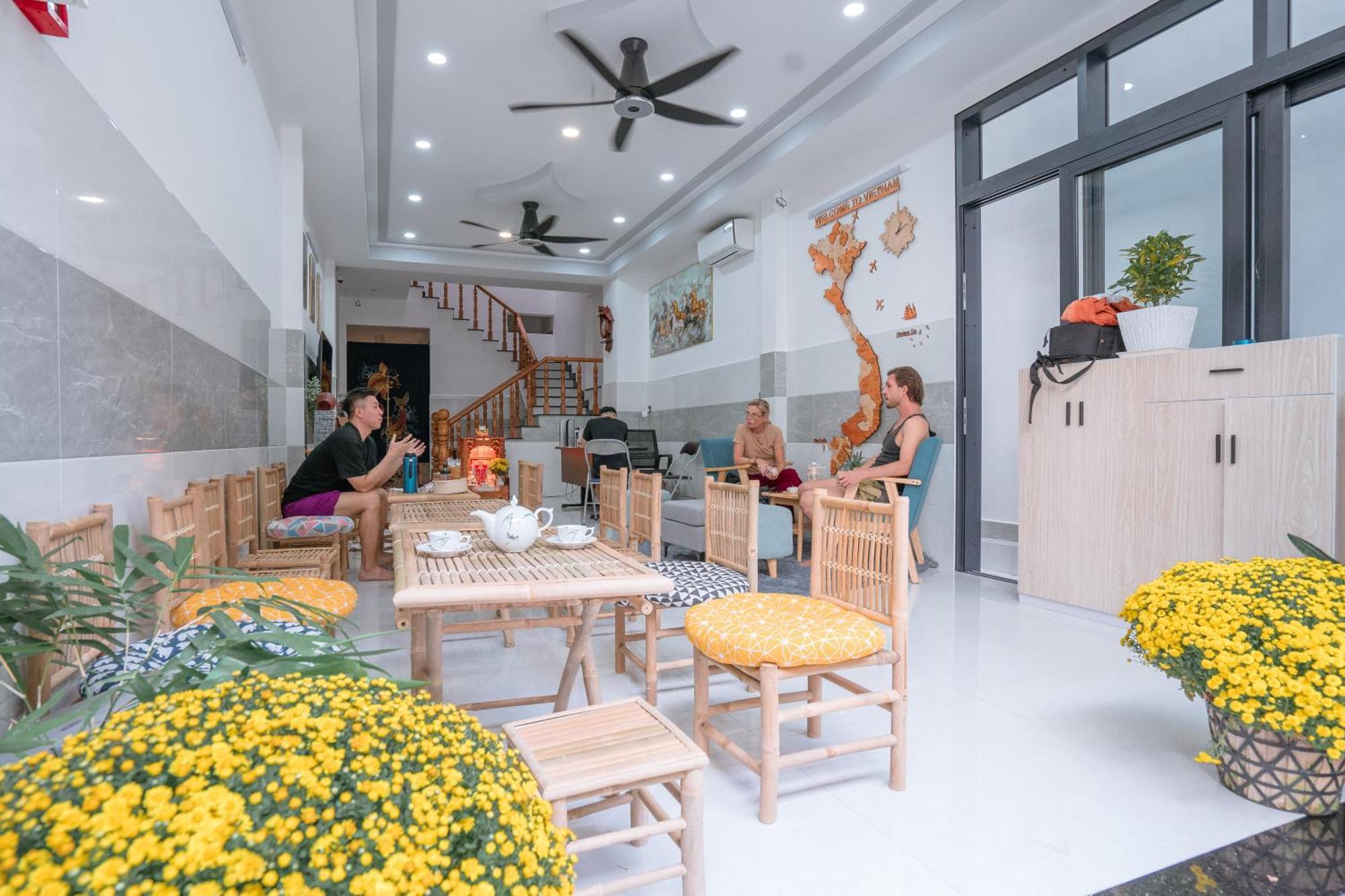 Aloha Saigon Premium Hostel By Local Travel Experts - Newly Opened, Less-Touristy Location, Spacious Rooms, Glass Shower Bathroom, Free Breakfast & Walking Tour Хошимин Екстериор снимка