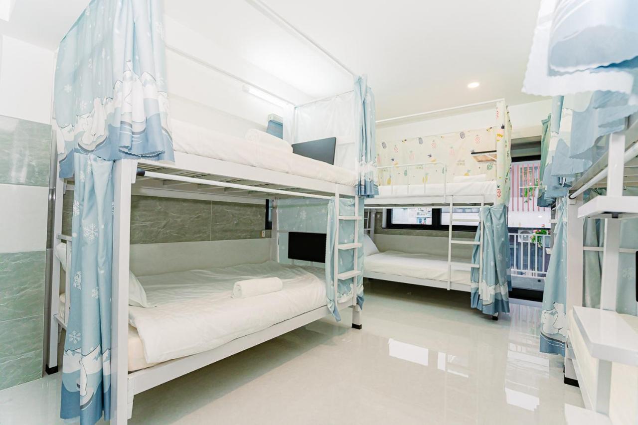 Aloha Saigon Premium Hostel By Local Travel Experts - Newly Opened, Less-Touristy Location, Spacious Rooms, Glass Shower Bathroom, Free Breakfast & Walking Tour Хошимин Екстериор снимка