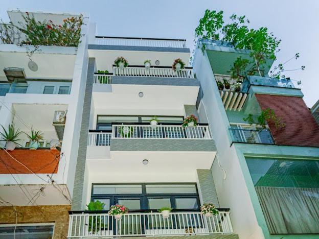 Aloha Saigon Premium Hostel By Local Travel Experts - Newly Opened, Less-Touristy Location, Spacious Rooms, Glass Shower Bathroom, Free Breakfast & Walking Tour Хошимин Екстериор снимка